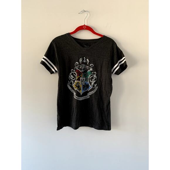 Wizarding World of Harry Potter Hogwarts T Shirt Size Small - Picture 2 of 4